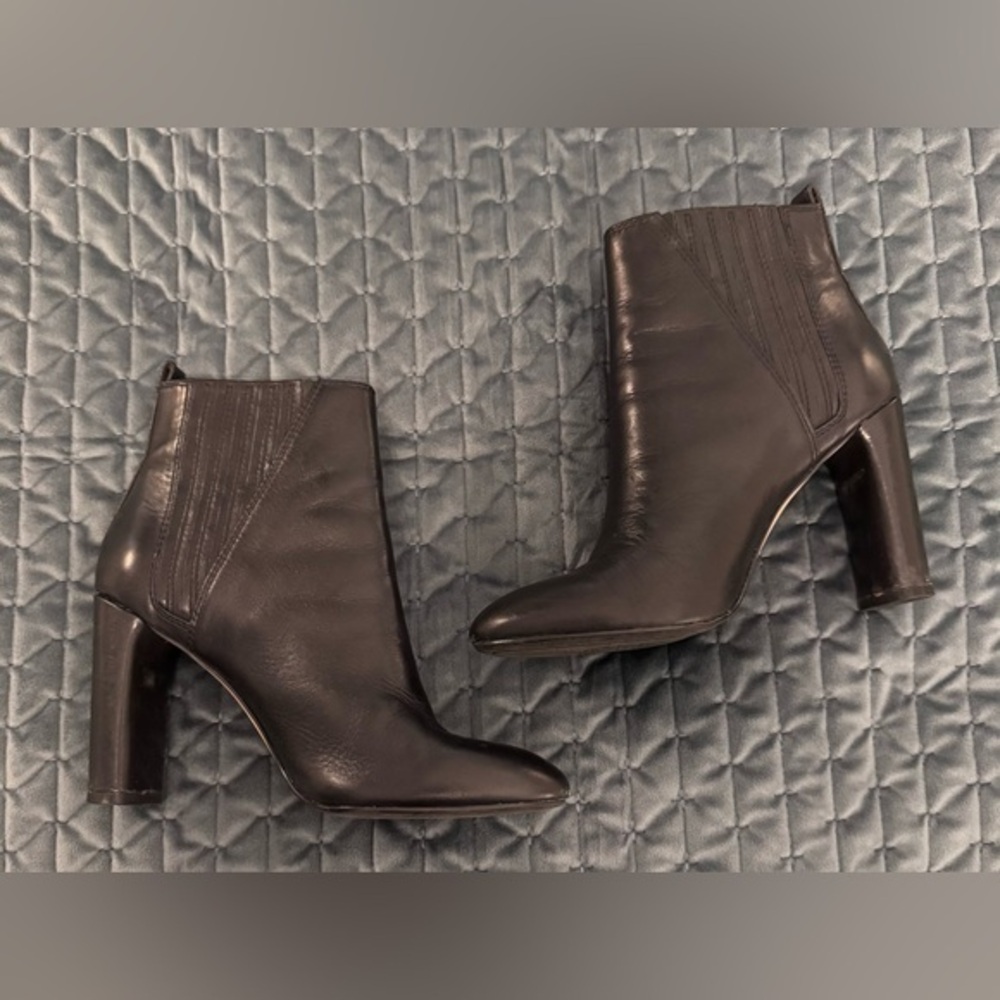 Vince Camuto Black Ankle Boots (7M)